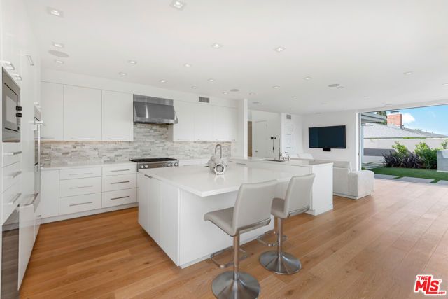 3642 Beverly Ridge Drive, Sherman Oaks, CA 91423