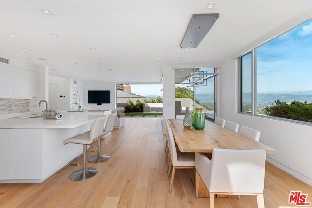 3642 Beverly Ridge Drive, Sherman Oaks, CA 91423