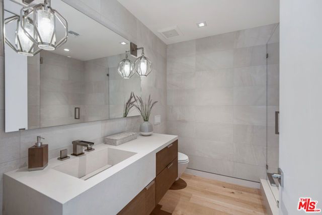 3642 Beverly Ridge Drive, Sherman Oaks, CA 91423