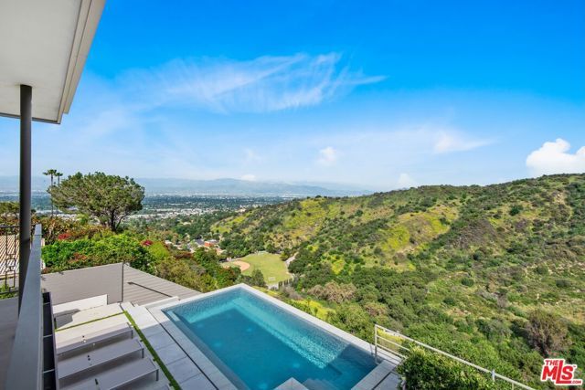 3642 Beverly Ridge Drive, Sherman Oaks, CA 91423