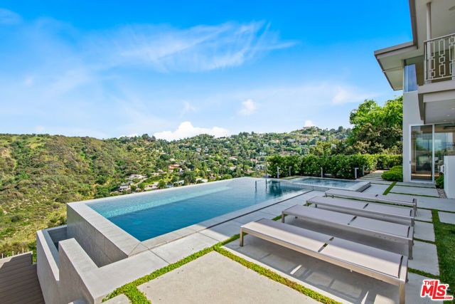 3642 Beverly Ridge Drive, Sherman Oaks, CA 91423