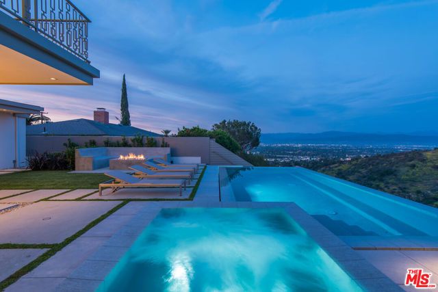3642 Beverly Ridge Drive, Sherman Oaks, CA 91423