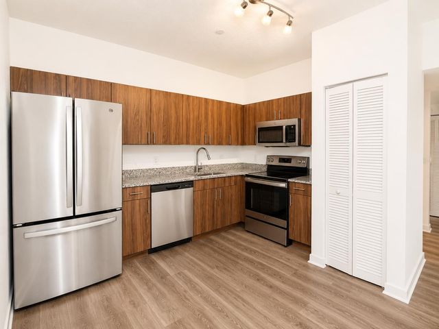 4270 Lakewood Road 207, Lake Worth Beach, FL 33461
