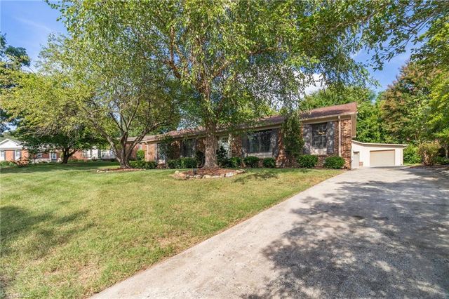 1228 Dovershire Place, High Point, NC 27262