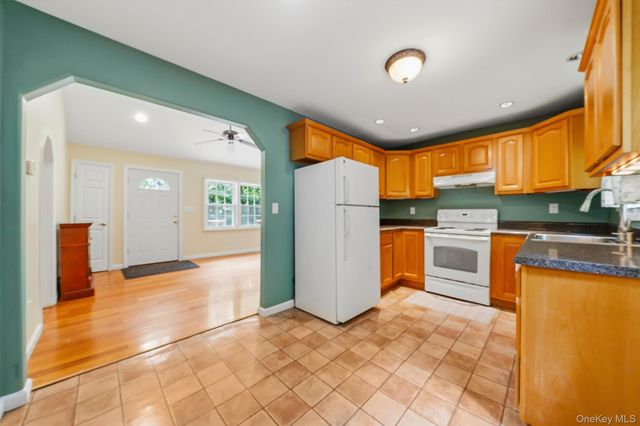 44 Cooper Road, Monroe, NY 10950