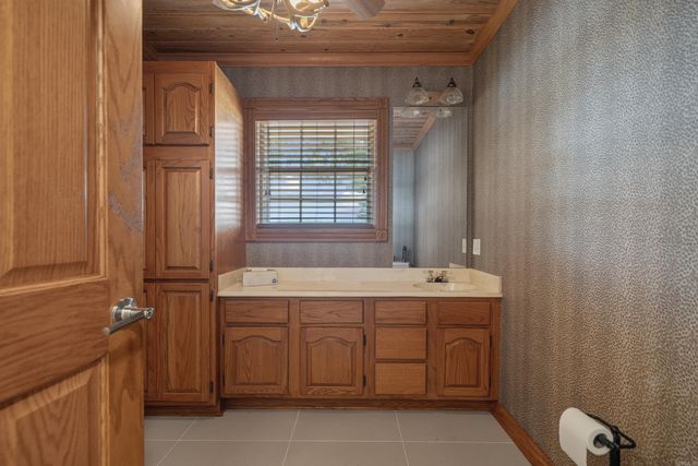 164 Riverside Drive, Hot Springs, AR 71913