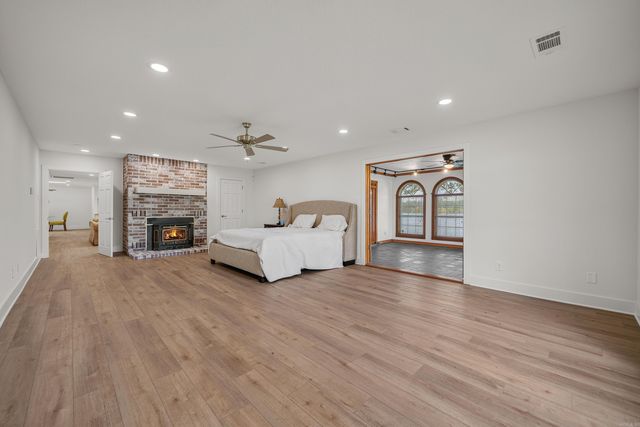 164 Riverside Drive, Hot Springs, AR 71913