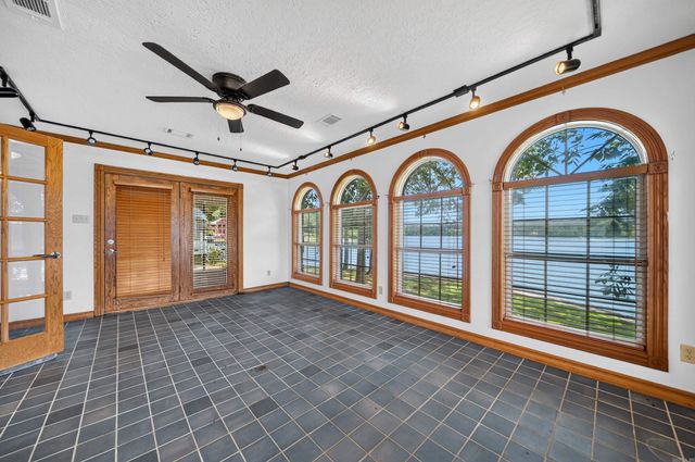 164 Riverside Drive, Hot Springs, AR 71913