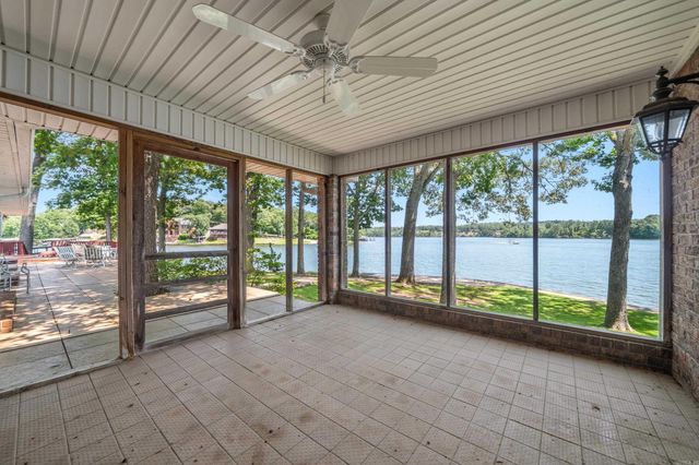 164 Riverside Drive, Hot Springs, AR 71913