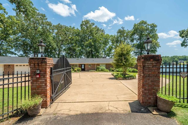 164 Riverside Drive, Hot Springs, AR 71913