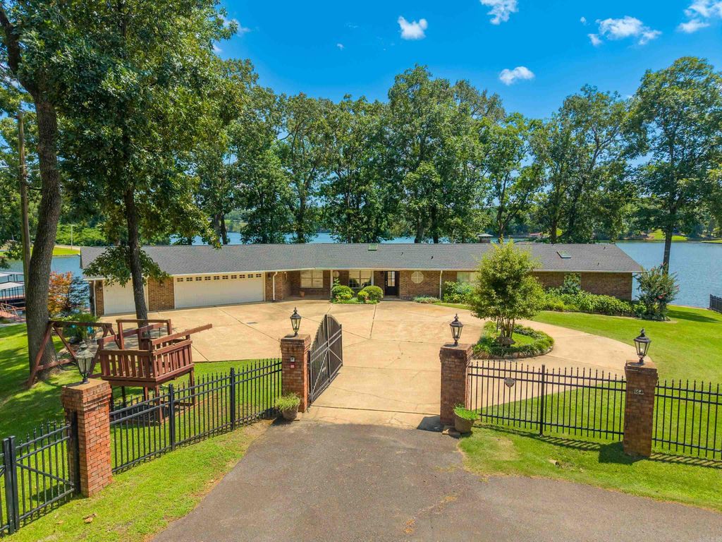 164 Riverside Drive, Hot Springs, AR 71913