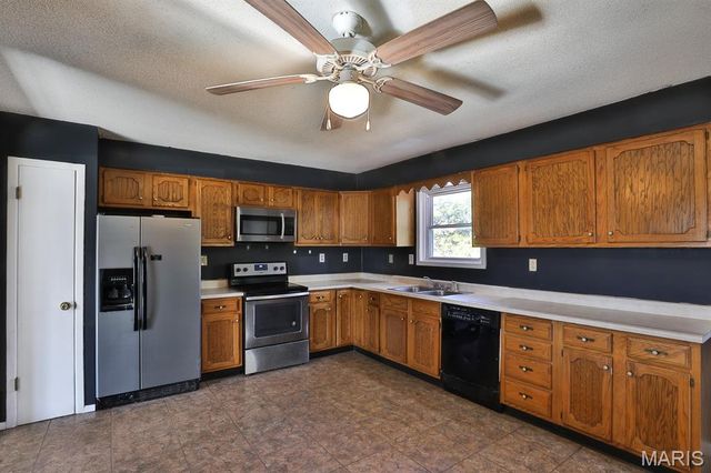 15 Hibbard Street, St Clair, MO 63077