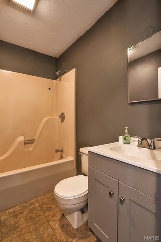 15 Hibbard Street, St Clair, MO 63077