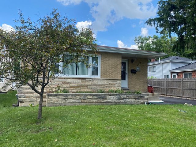 426 E Berteau Avenue, Elmhurst, IL 60126