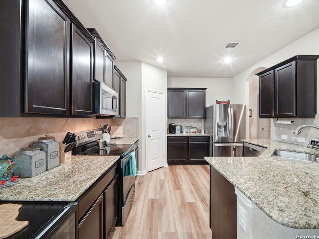 1904 Twisted River, New Braunfels, TX 78130