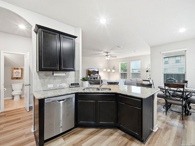 1904 Twisted River, New Braunfels, TX 78130