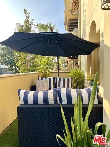 5037 Rosewood Avenue 101, Los Angeles, CA 90004