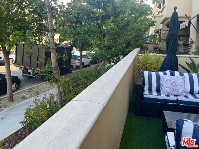 5037 Rosewood Avenue 101, Los Angeles, CA 90004
