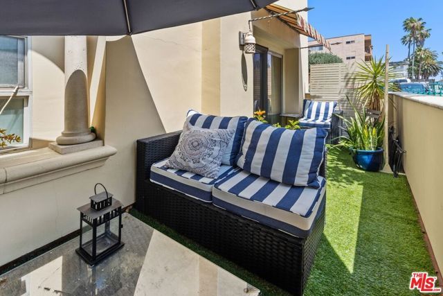 5037 Rosewood Avenue 101, Los Angeles, CA 90004