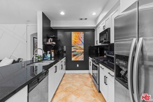 5037 Rosewood Avenue 101, Los Angeles, CA 90004
