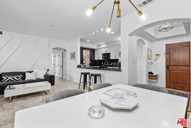 5037 Rosewood Avenue 101, Los Angeles, CA 90004
