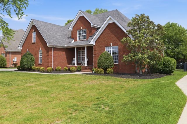 1714 Satinwood Dr, Murfreesboro, TN 37129