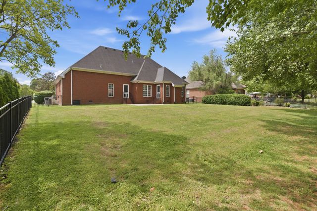 1714 Satinwood Dr, Murfreesboro, TN 37129