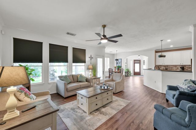 2 Gleneden Court, Conroe, TX 77384