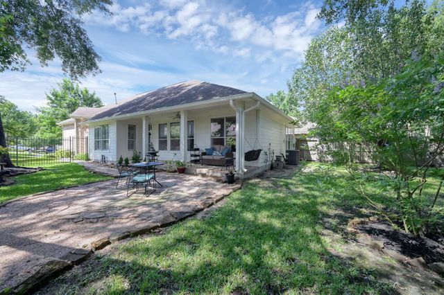 2 Gleneden Court, Conroe, TX 77384