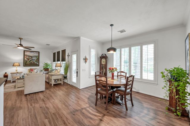 2 Gleneden Court, Conroe, TX 77384