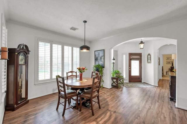 2 Gleneden Court, Conroe, TX 77384
