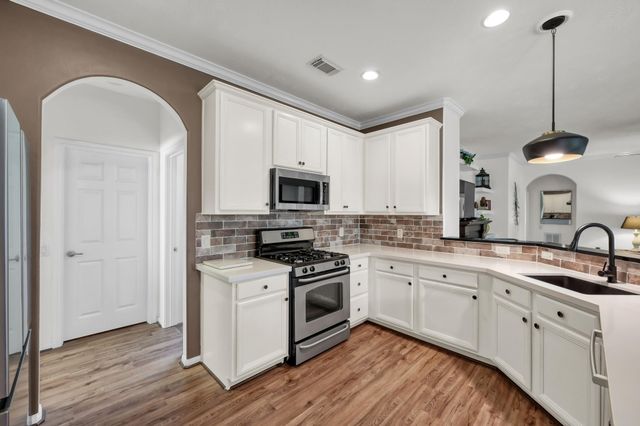 2 Gleneden Court, Conroe, TX 77384