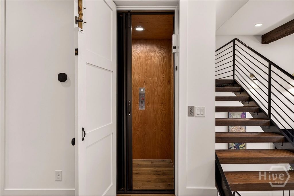 Image 20 of property listing at 460 Port Street, Savannah, GA 31401