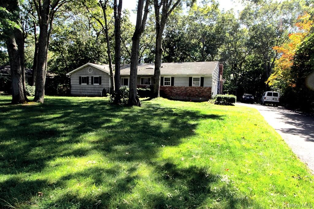 16 Argyle Place, Smithtown, NY 11787 — photo 3