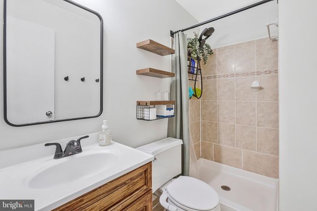 2434 WINDBREAK DR, Alexandria, VA 22306