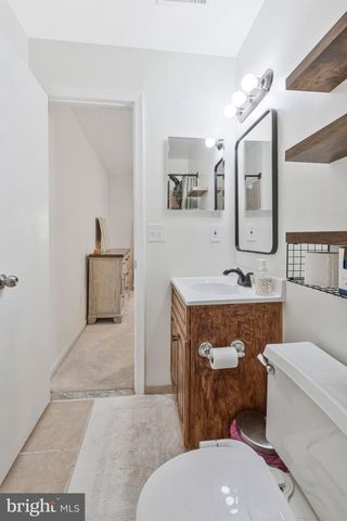 2434 WINDBREAK DR, Alexandria, VA 22306