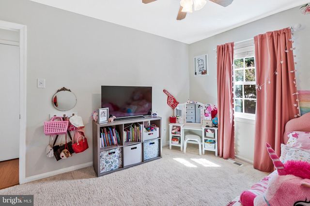 2434 WINDBREAK DR, Alexandria, VA 22306