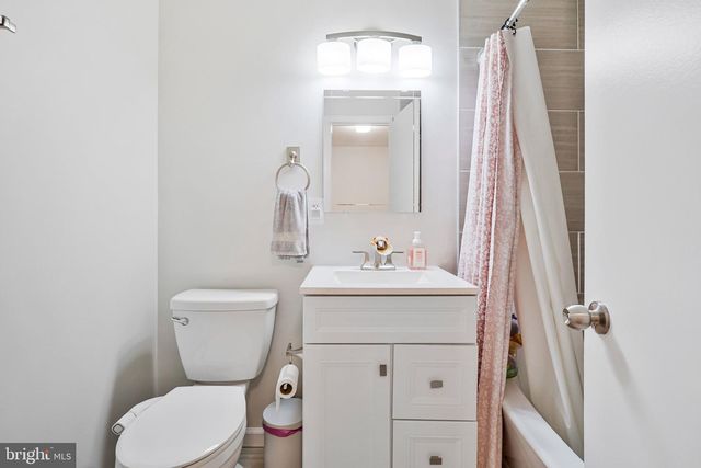 2434 WINDBREAK DR, Alexandria, VA 22306