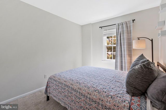 2434 WINDBREAK DR, Alexandria, VA 22306