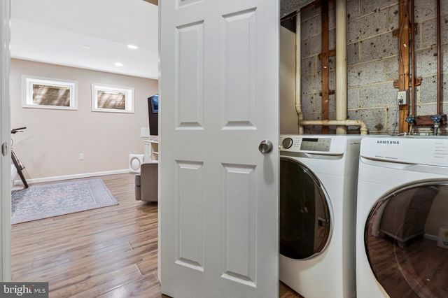 2434 WINDBREAK DR, Alexandria, VA 22306