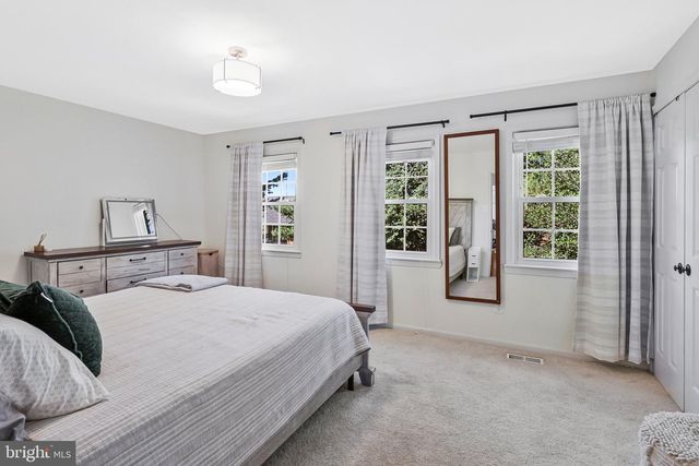 2434 WINDBREAK DR, Alexandria, VA 22306