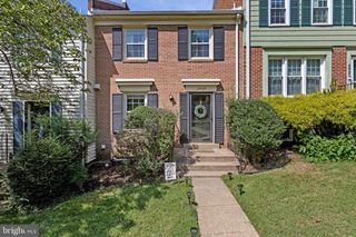 2434 WINDBREAK DR, Alexandria, VA 22306