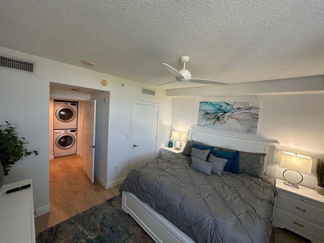 1551 N Flagler Drive 708, West Palm Beach, FL 33401
