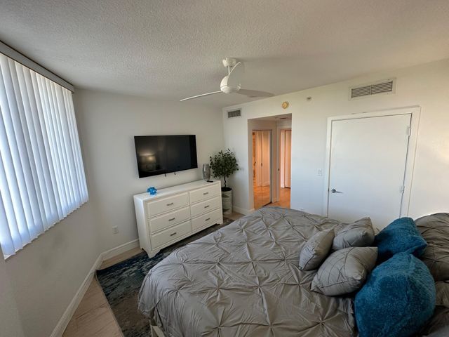1551 N Flagler Drive 708, West Palm Beach, FL 33401