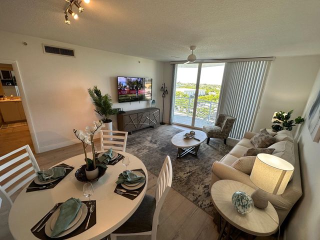 1551 N Flagler Drive 708, West Palm Beach, FL 33401