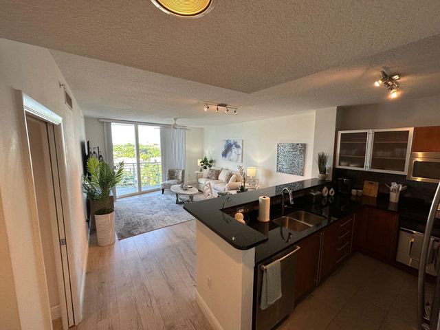1551 N Flagler Drive 708, West Palm Beach, FL 33401
