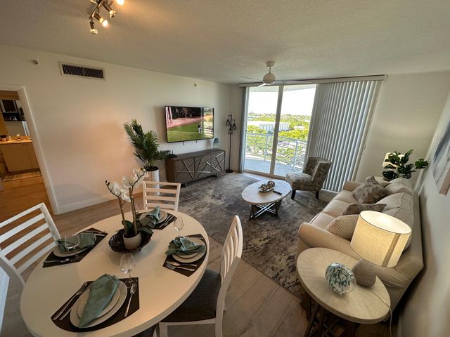 1551 N Flagler Drive 708, West Palm Beach, FL 33401