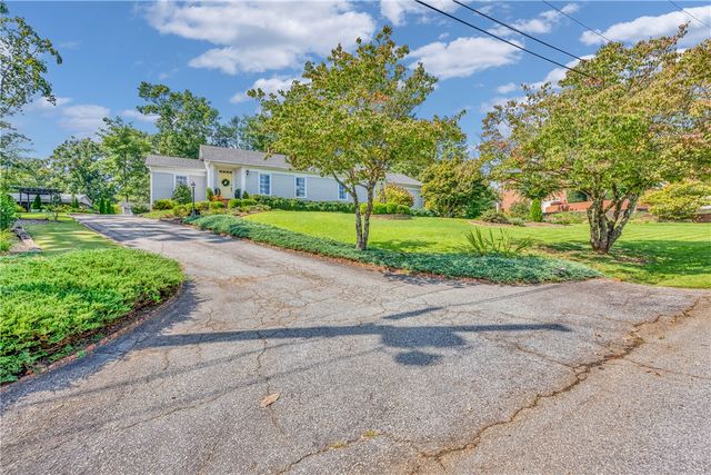 107 Peachtree Drive, Greer, SC 29651