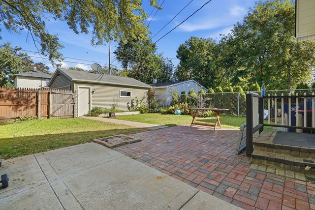 1024 Highland Avenue, Waukegan, IL 60085