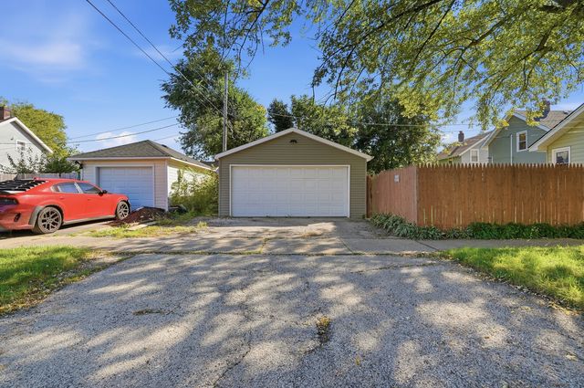 1024 Highland Avenue, Waukegan, IL 60085